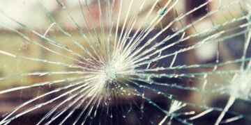 Як бронеплівка на вікна зменшує ризик травмування уламками скла під час вибуху