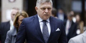 Словаччина хоче закупати нафту і газ у Росії, пройдуть переговори