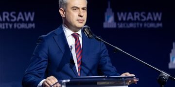 “Росія веде цифрову війну”: Польща пригрозила соцмережам штрафами за російські фейки