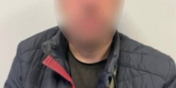 Зухвалий грабіж у маршрутці під Києвом: чоловік забрав гроші перед очима пасажирів