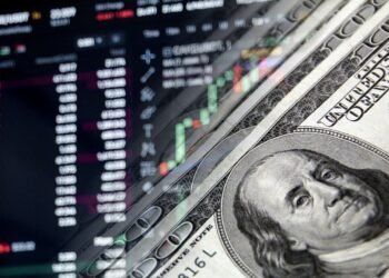 Долар і євро додали в ціні: офіційний курс валют від НБУ на 20 жовтня
