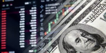 Долар і євро додали в ціні: офіційний курс валют від НБУ на 20 жовтня