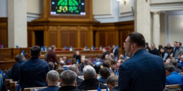 Давидюк пропонує перенести засідання Ради в метро: “будемо сидіти вночі”