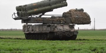 Українські військові ліквідували зенітний комплекс “Бук-М1” росіян (відео)