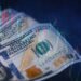 Долар і євро дешевшають: курс НБУ на 30 жовтня та що утримує гривню від падіння