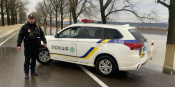 Подвійний удар і жертва на асфальті: поліція Київщини оточила місце трагедії, – ФОТО