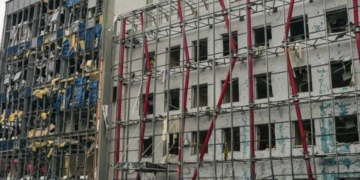Знищено кінотеатр, магазини, льодову арену: в Києві ТРЦ перетворився на руїни, – ФОТО