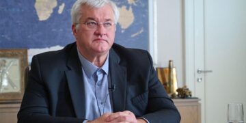 Ви вилучили двох, а ми внесемо 20 олігархів РФ: Сибіга про санкції ЄС