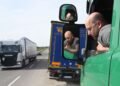 Рух через Рава-Руську для вантажівок та автобусів обмежили до листопада