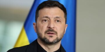 Зеленський закликав сенаторів натиснути на Трампа, щоб відновити допомогу Україні, – Axios