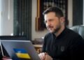Зеленський відповів посмішкою на запитання про роль “цапа-відбувайла” для Трампа